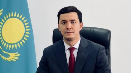 Ақтөбеде аудан әкімі халықтың сынына қарамастан қымбат көлік сатып алды