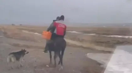 Жетісуда фельдшер жедел жәрдем шақырған науқасқа атпен жетті (видео)
