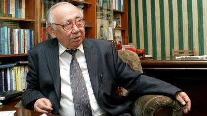 Ақын Тұманбай Молдағалиевтің туғанына – 90 жыл (ВИДЕО)