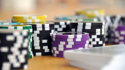 Азарт и выигрыш: как начать уверенно играть в онлайн-казино
