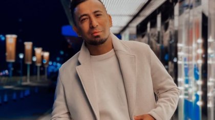 «Күндіз шешемді жерлеп, кешке тойға бардым»: Белгілі асаба Сабыржан көпті таң қалдырды (ВИДЕО)