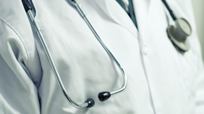 Дәрігерлерге жасалатын шабуыл: Енді медбикелерге видеожетон берілетін болады