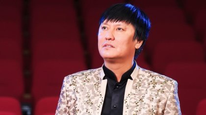 «Ерте кетті»: Өмірқұл Айниязов марқұм әкесі туралы жазба жариялады