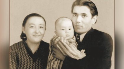 «Әшекейлер мен қымбат киімдерден тартынатын»: Тоқаев анасы жайлы сағынышты сырымен бөлісті