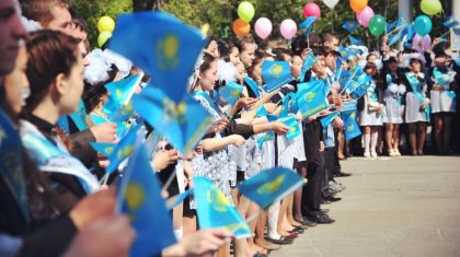 Соңғы қоңырау, емтихан: Биыл 3,9 млн-нан астам оқушы оқу жылын қорытындылайды