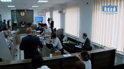 Сот залындағы күтпеген жағдай: Шерзат Болат ісі қаралып жатқан сәтте жер сілкінді (ВИДЕО)