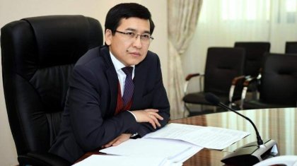 «Қой кезекте қой бақтым»: Асхат Аймағамбетов балалық шағы қалай өткенін есіне алды