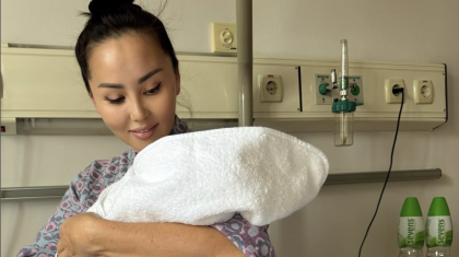 «Қырықтан асқан соң оңай емес»: Баян Алагөзова тағы бір балалы болуы мүмкін екендігін айтты (ВИДЕО)