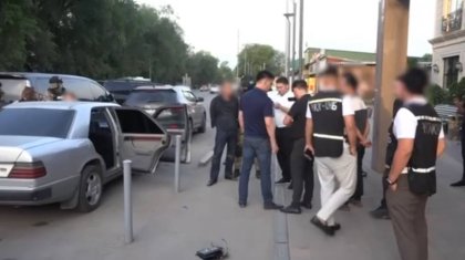 Жаңа туған сәбилерді сатумен айналысқан қылмыстық топ ұсталды