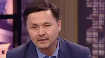 «Көліктің дөңгелегі ұшып кеткен»: Досымжан Таңатаров жол апатына түсті (ВИДЕО)