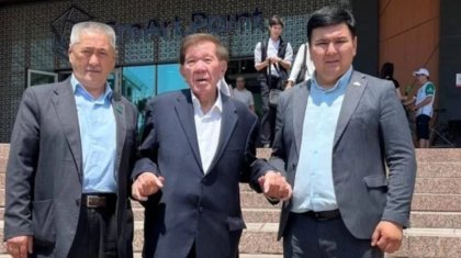 «Бұрынғыдай емес»: Мұхтар Шахановтың қазіргі күйіне алаңдаған журналист ұсыныс айтты