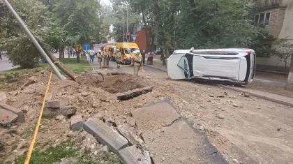 Алматыда жерасты газ құбыры жарылып, екі адам зардап шекті