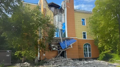 Қарағандыда төрт қабатты ғимараттың бір бөлігі опырылып түсті