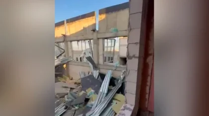 «Келешек мектептері»: Құлсарыда салынып жатқан мектептің төбесі опырылып, ортасына түсті (ВИДЕО)