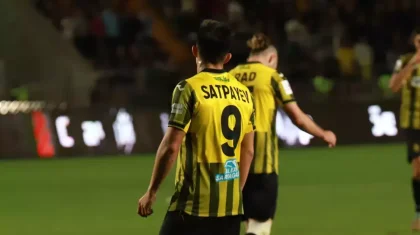 Дастан Сәтпаев дубль жасап, «Қайрат» премьер-лигада көш бастады