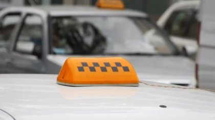 Таксист мені алып қашпақ болды: Желіде жолаушы қыздың әңгімесі жұртты шошытты (ВИДЕО)