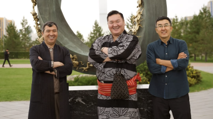 «Гиннеске 5 рет кірген»: Динара Сәтжанның ауқатты күйеуі атышулы жапон балуанын жақтап шықты