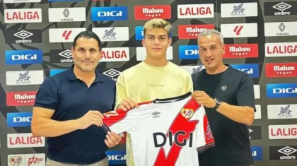 18 жасар қазақстандық футболшы испаниялық командамен келісімшартқа отырды