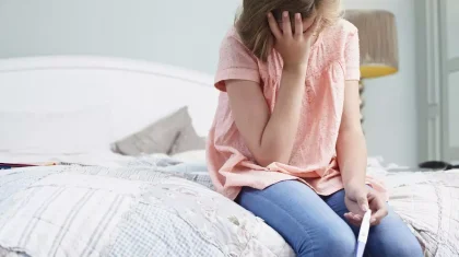 «Баланың әкесі өгей атасы»: Ақтөбе облысында 9-сынып оқушысы босанды