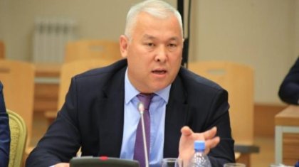 «Банк басшылары қызметкерлерін халыққа қарыз беруге міндеттейді» – Депутат Мұрат Әбенов (ВИДЕО)