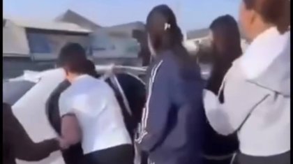 Таразда қызды көлікке күштеп отырғызған: Қызды алып қашпақ болған ер адам тергеуде