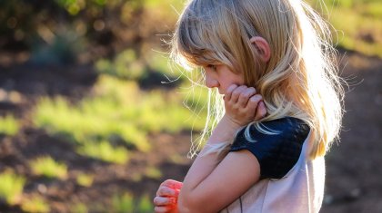 «Балақай ауыр хәлде»: Ақтөбелік жүргізуші 8 жасар қызды қағып кеткен