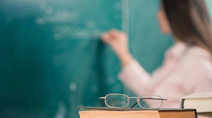 «ҰБТ тапсыруға көмектесемін»: Павлодарда 1 млн теңге алған мұғалім ұсталды