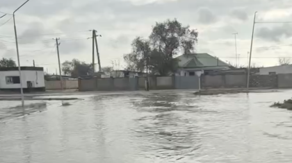 Маңғыстау суға кетті ме? Әкімдік үндемей отыр, халық «Венецияда» жүзіп жүр