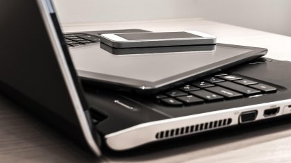 Қалтамыздағы гаджеттерді неге тез тіркей алмаймыз: Кідірістер мен кедергілер себебі неде?