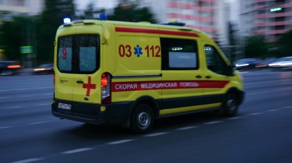 Астанада тұрғын үйдің сыртқы қаптамасы құлап, бес адам зардап шекті