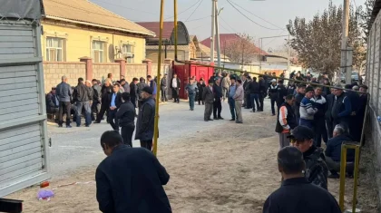 «Үш жыл бұрын көшіп келген»: Жетісайда өрттен қаза тапқан 12 адамның жаназасы шығарылды