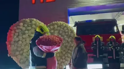 «Marry me?»: Ақмола облысында өрт сөндіруші сүйіктісіне ерекше жағдайда ұсыныс жасады (ВИДЕО)