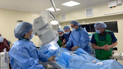 КІАҒЗИ жүрек қызметінің жеткіліксіздігімен екі науқасқа соңғы буынғы үш камералы кардиостимулятор орнатылды