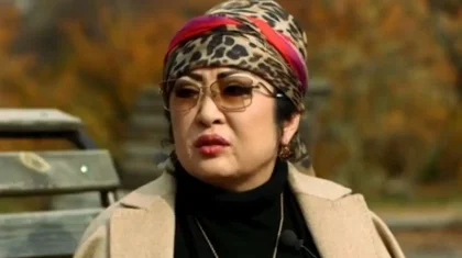 «Ит пен мысық сияқты өмір сүрдік»: Мақпал Жүнісова марқұм күйеуімен тұру оңай болмағанын айтты (ВИДЕО)