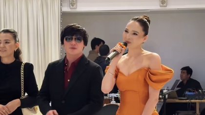 «Сіздерді жақсы көремін»: Қайрат Нұртас қайынжұртының алдында ағынан жарылды (ВИДЕО)