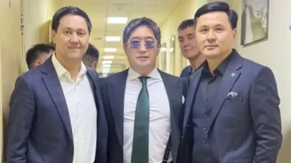 Істі болып ұсталған Мұқасан Шахзадаев концертте ән салып жүр (ВИДЕО)