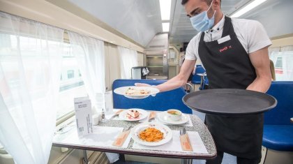 «2 бала жансақтау бөлімінде»: Алматыда 50 жолаушы пойызда уланып қалды