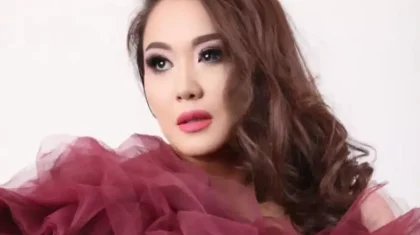 «Біреуі құттықтаған жоқ»: Ақбота Керімбекова әріптестеріне өкпесі қара қазандай екенін айтты (ВИДЕО)