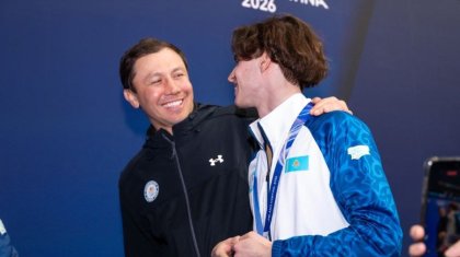 Геннадий Головкин Михаил Шайдоровты Олимпиада алтынымен құттықтады