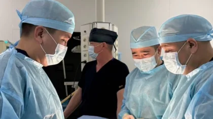 Шымкентте 8 жасар баланың асқазанынан бір бума шаш алынды