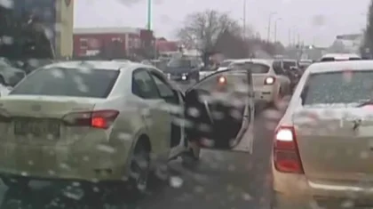 Ақтөбеде жүргізушілер жол ортасында төбелесті (ВИДЕО)