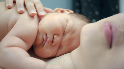 Өте сирек құбылыс: 24 жастағы келіншек бесем босанды