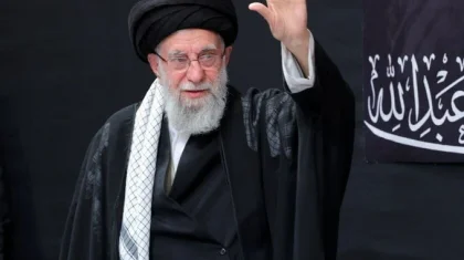 Иран Хаменеиді жерлеу рәсімін кейінге қалдырды