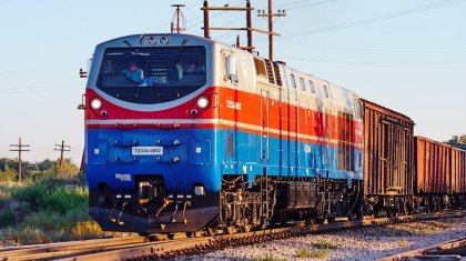 Жамбылда екі жүк пойызы соқтығысты: машинист мас болған ба?