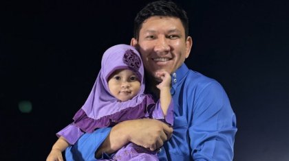 «Қызымды осылай тәрбиелегім келеді»: Қуат Хамитов хиджабтағы бүлдіршіннің суретін жариялады