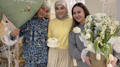 «Өзім ана болсам да, маған да әке-шеше керек»: Төреғали Төреәлінің қарындасы жүрекжарды жазба жариялады