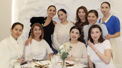 «Үлкендердің батасы ауадай қажет»: Жұлдыз Әбдікәрімова қоныс тойына келесі шақырған қонақтарын көрсетті