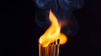 Қостанайлық ер адам танысының үстіне бензин құйып, өртеп жіберген