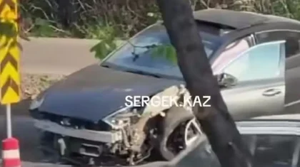 Зардап шеккендер бар: Алматыдағы Әл-Фараби даңғылында тағы да жол апаты болды