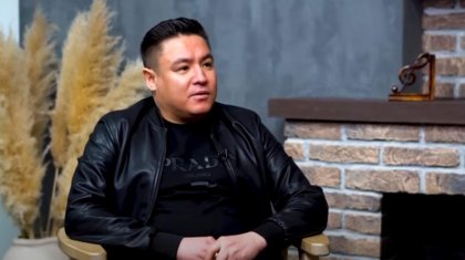«Үйленген бе?»: Қайрат Түнтеков алғаш рет жеке өмірі жайлы айтты (ВИДЕО)